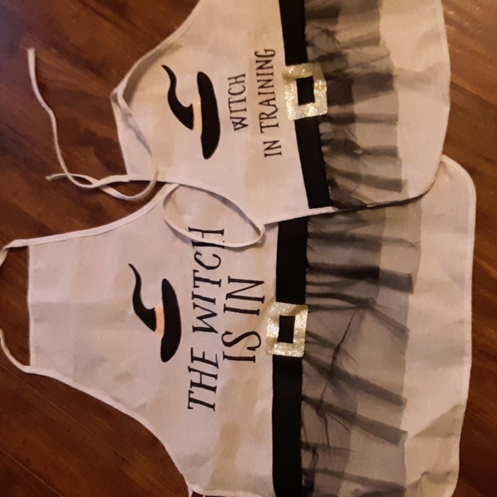 Halloween aprons - Picture 1 of 1